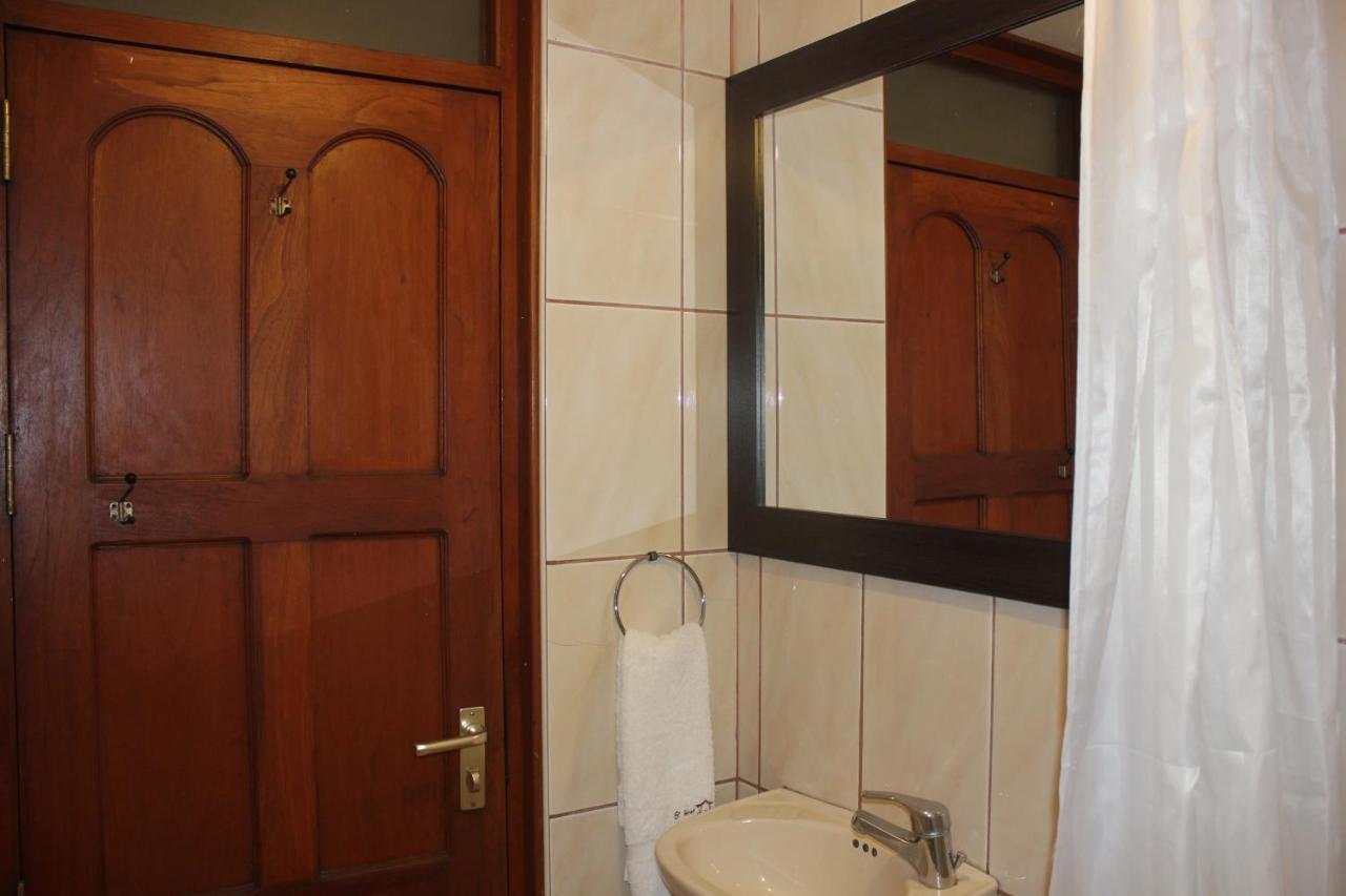 El Jacal Backpacker Hostel Уарас Екстериор снимка