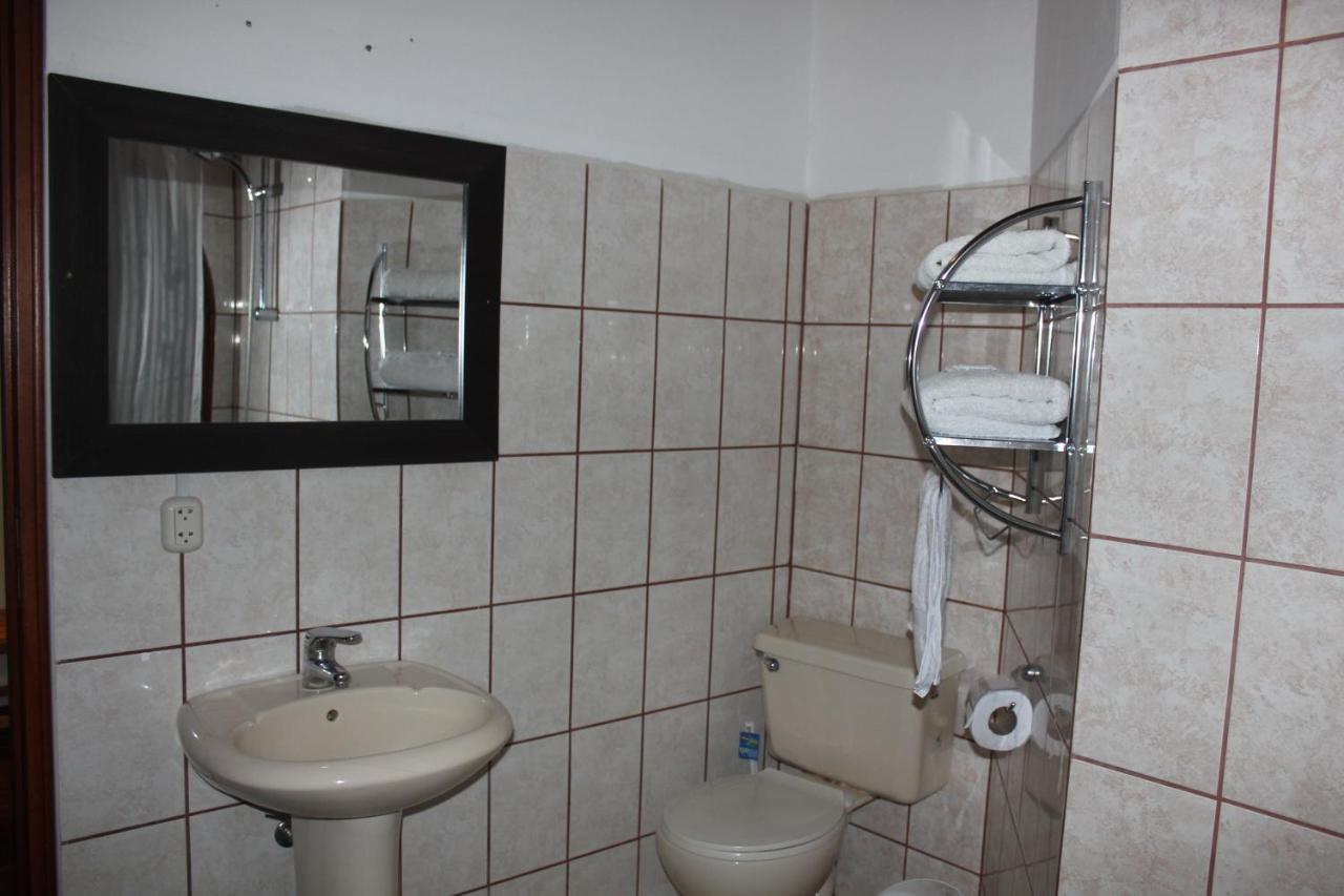 El Jacal Backpacker Hostel Уарас Екстериор снимка